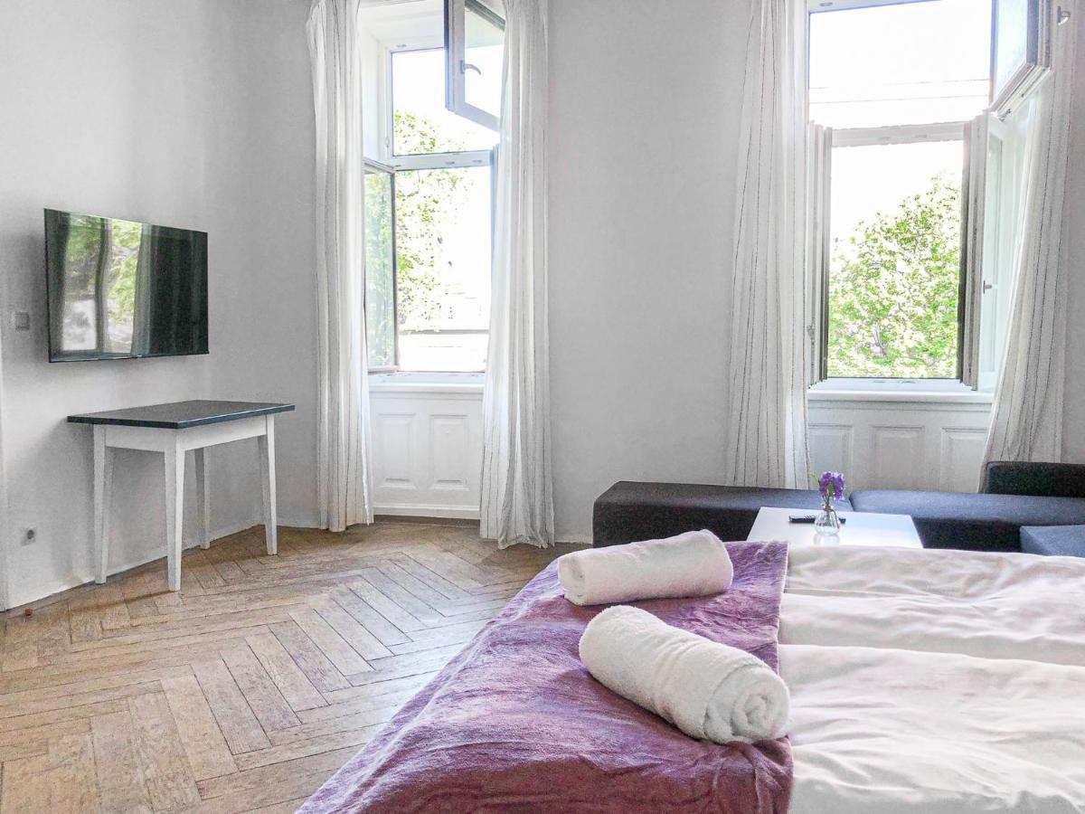Commodious 2Br Apt. Near Akh-Perfect For Groups Вена Экстерьер фото