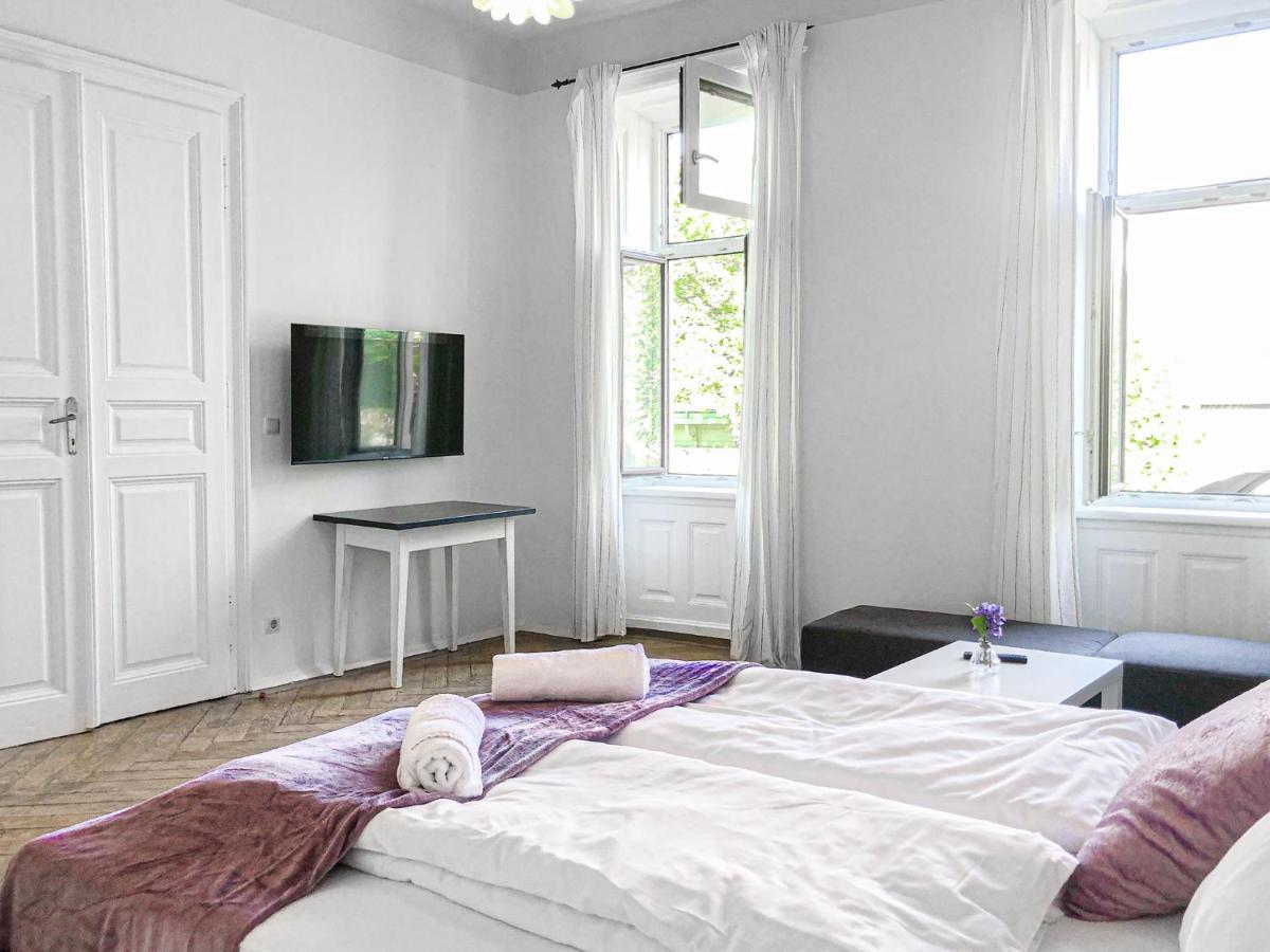 Commodious 2Br Apt. Near Akh-Perfect For Groups Вена Экстерьер фото
