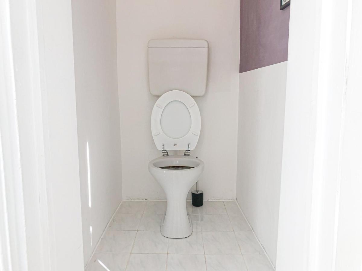 Commodious 2Br Apt. Near Akh-Perfect For Groups Вена Экстерьер фото