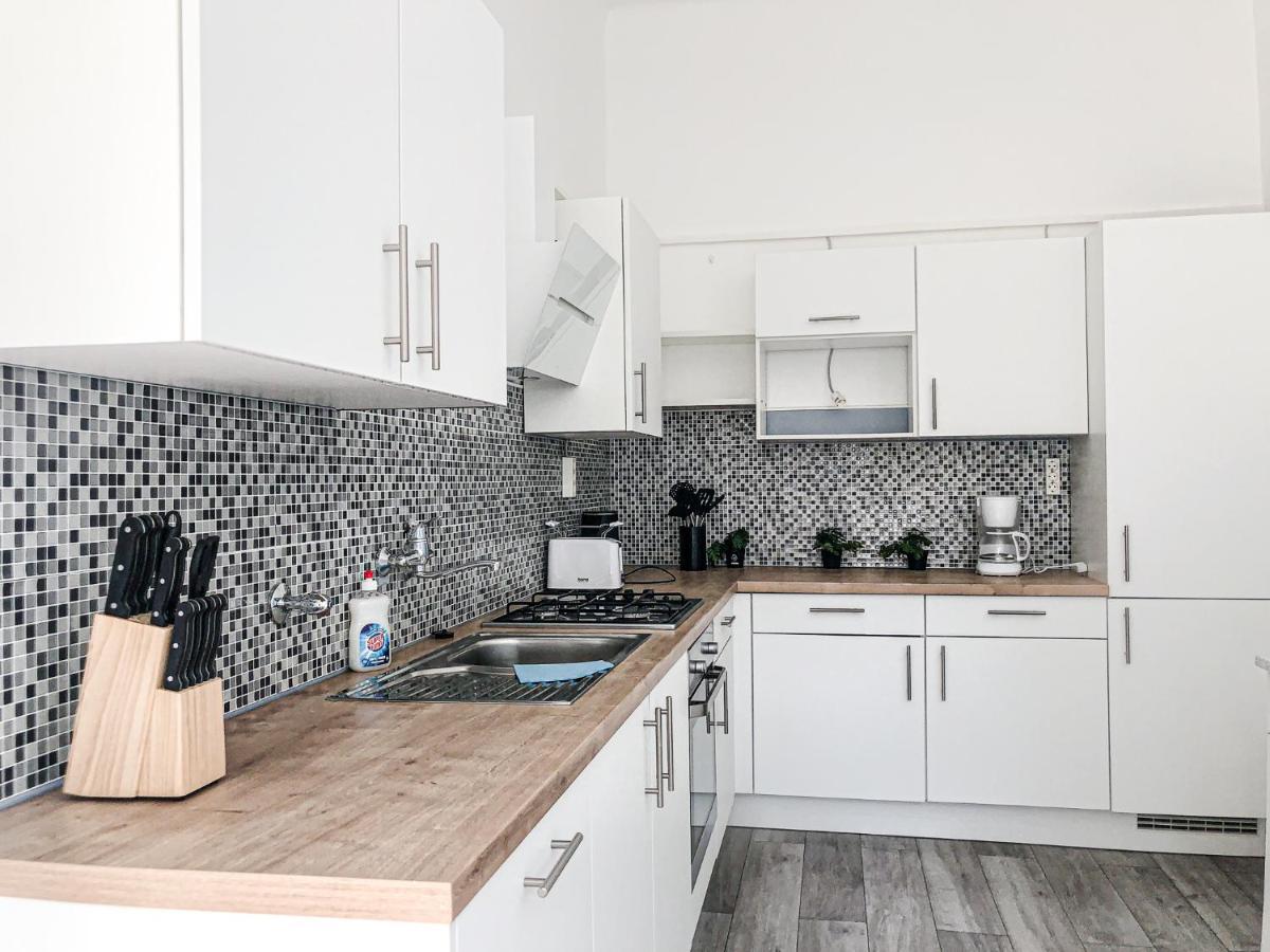 Commodious 2Br Apt. Near Akh-Perfect For Groups Вена Экстерьер фото